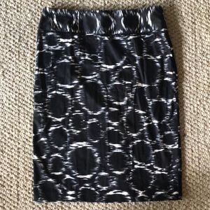 Alfani black and white skirt